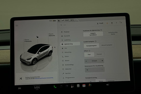 Tesla Model Y 24 of 26