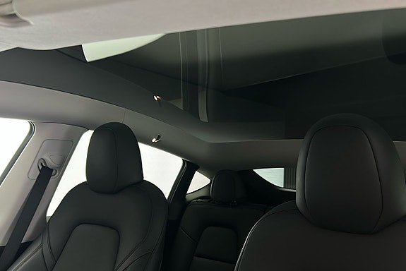 Tesla Model Y 18 of 26