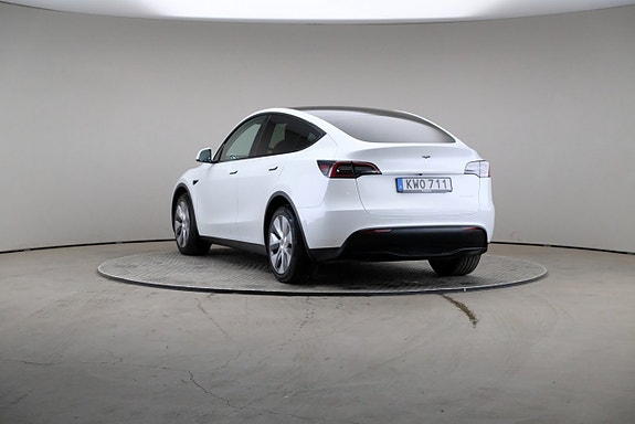 Tesla Model Y 2 of 26
