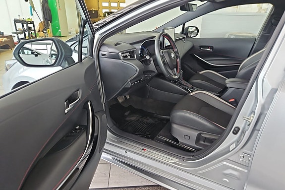 Toyota Corolla 12 of 18