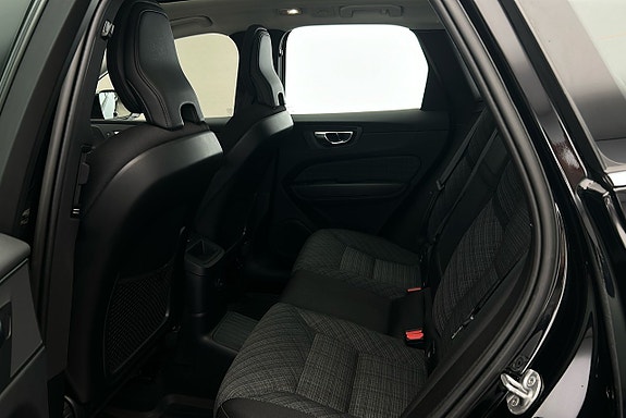 Volvo XC60 13 of 29