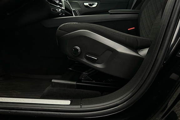 Volvo XC60 17 of 29