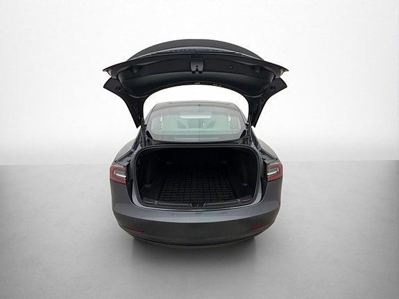 Tesla Model 3 18 of 30