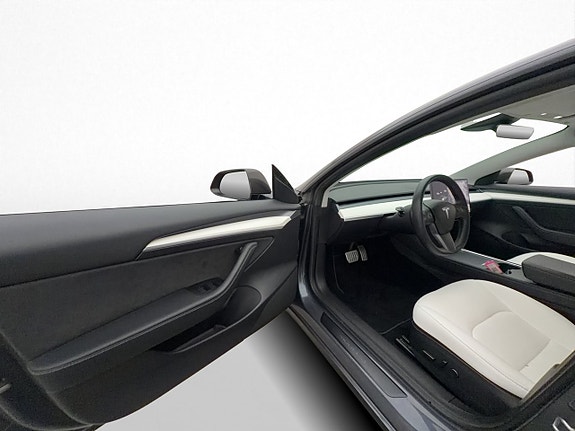 Tesla Model 3 12 of 30