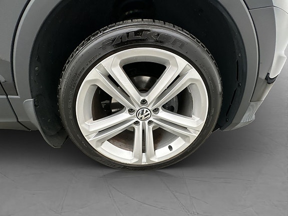 Volkswagen Tiguan 30 of 30