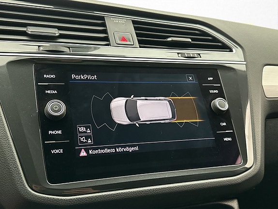 Volkswagen Tiguan 18 of 30