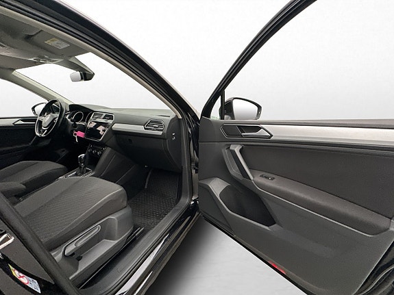 Volkswagen Tiguan 22 of 30