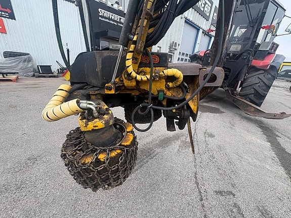 Huddig 960 C6 gårdsmaskin med skördar-aggregat 8 of 9