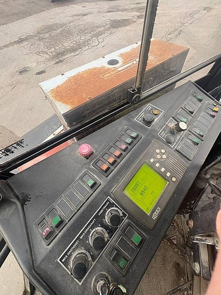 Huddig 960 C6 gårdsmaskin med skördar-aggregat 5 of 9