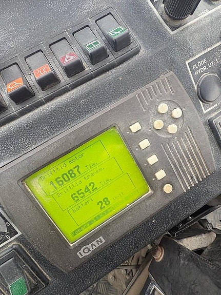 Huddig 960 C6 gårdsmaskin med skördar-aggregat 4 of 9