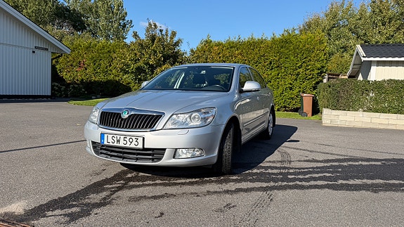 Skoda Octavia 2 of 9
