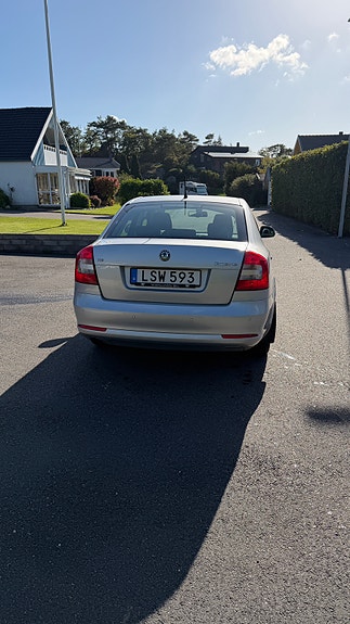 Skoda Octavia 5 of 9