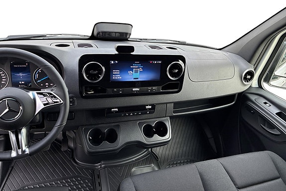 Mercedes-Benz eSprinter 420 13 of 20