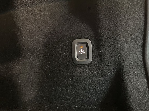 Volvo XC60 15 of 19