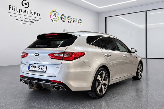 Kia Optima 2 of 28