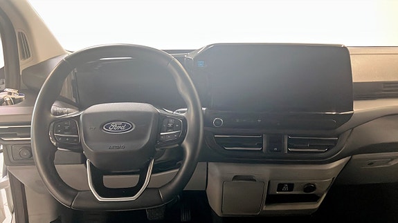 Ford Custom Tourneo 12 of 12