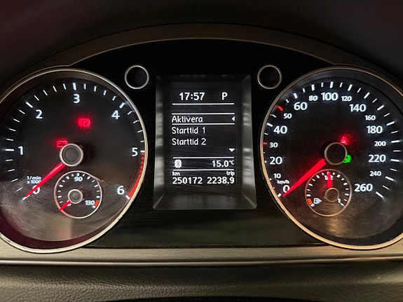 Volkswagen Passat 10 of 19