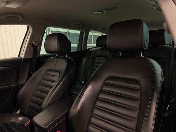 Volkswagen Passat 15 of 19