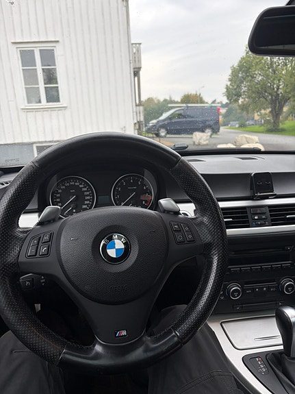 BMW 335i 3 of 6