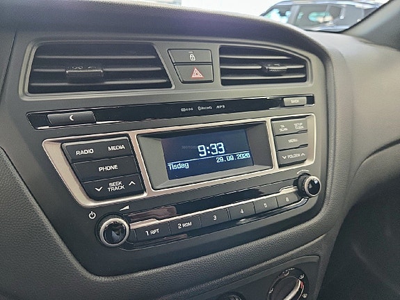 Hyundai i20 11 of 14