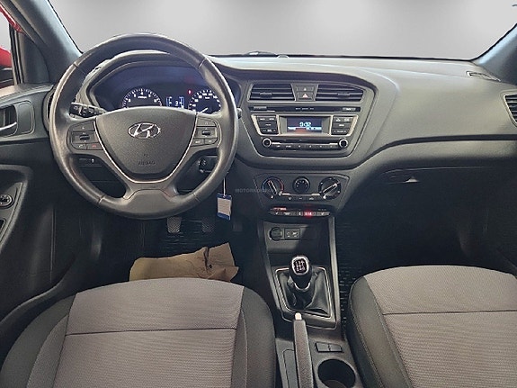 Hyundai i20 7 of 14