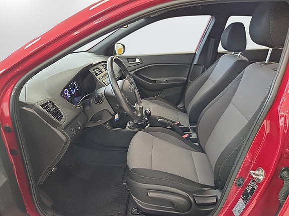 Hyundai i20 8 of 14