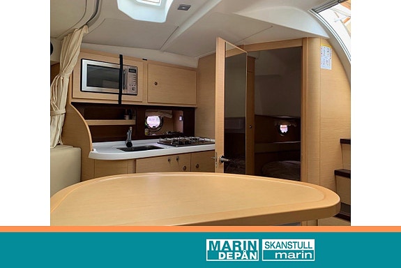 Beneteau Monte Carlo 32 med 2 x Volvo Penta D3-190 - 2008 7 of 10
