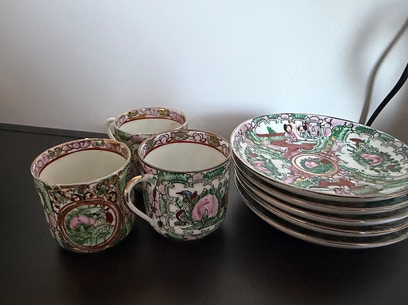 Product image 1 of 2