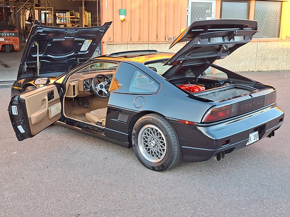 Pontiac Fiero 5 of 9