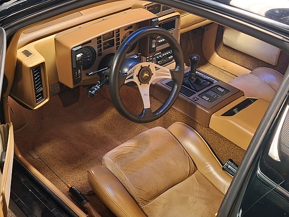 Pontiac Fiero 8 of 9