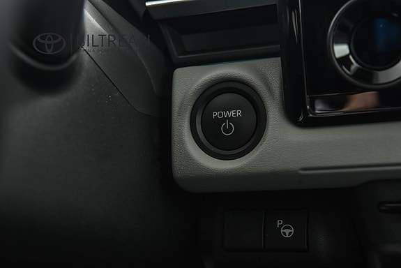 Toyota C-HR+ 15 of 23