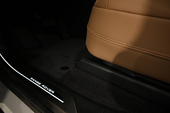 Land Rover Range Rover Sport 17 of 21