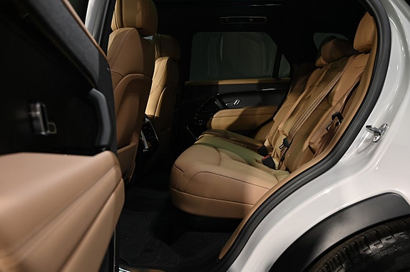 Land Rover Range Rover Sport 18 of 21