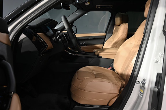 Land Rover Range Rover Sport 16 of 21