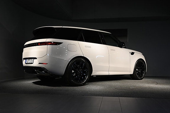 Land Rover Range Rover Sport 6 of 21