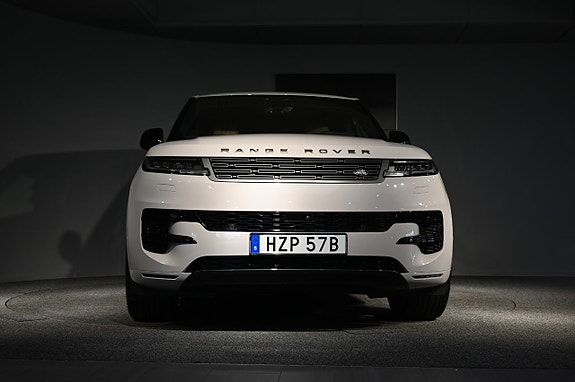 Land Rover Range Rover Sport 9 of 21