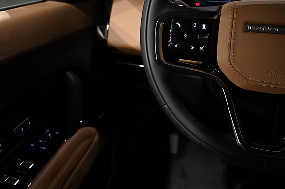 Land Rover Range Rover Sport 12 of 21