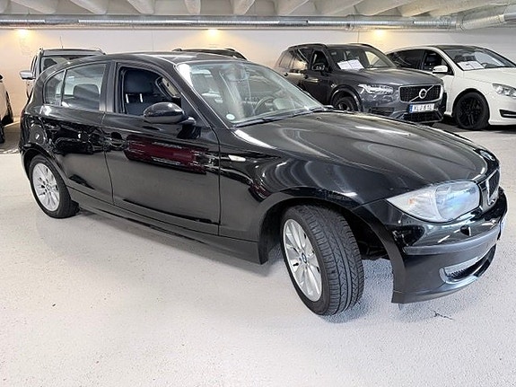 BMW 118d 2 of 15