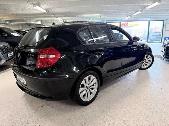 BMW 118d 4 of 15