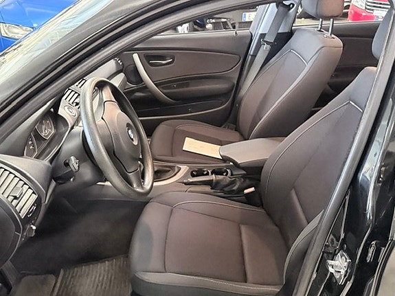 BMW 118d 8 of 15