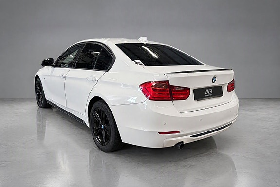 BMW 318d 5 of 9