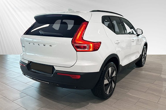 Volvo EX40 4 of 22