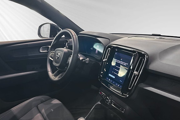 Volvo EX40 9 of 22