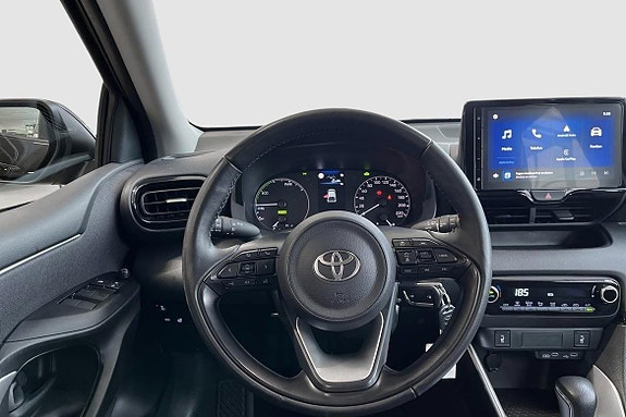 Toyota Yaris 11 of 13