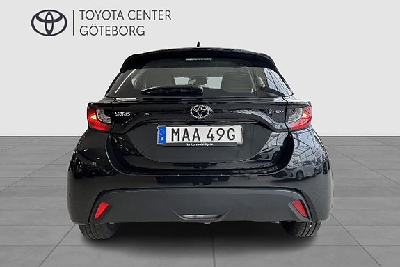 Toyota Yaris 6 of 13
