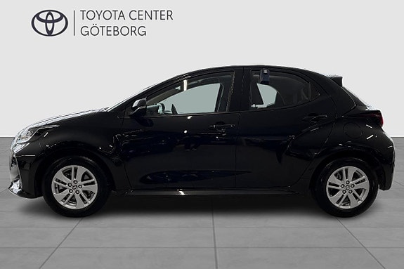 Toyota Yaris 4 of 13