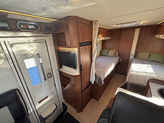 LMC Cruiser Comfort T712 Låga långbäddar - Automat - Separat dusch - Rymlig 15 of 24