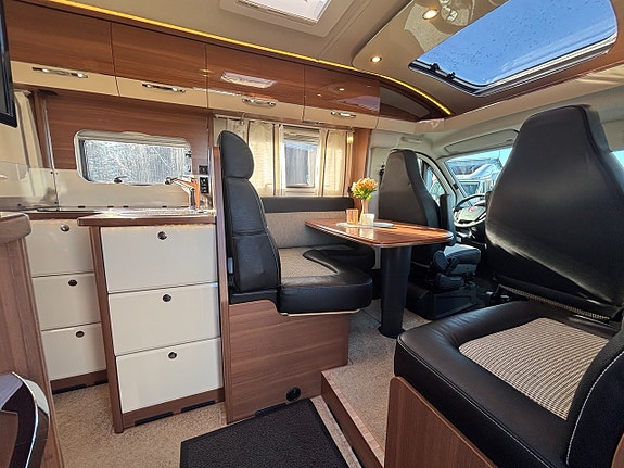 LMC Cruiser Comfort T712 Låga långbäddar - Automat - Separat dusch - Rymlig 10 of 24