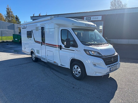 LMC Cruiser Comfort T712 Låga långbäddar - Automat - Separat dusch - Rymlig 2 of 24