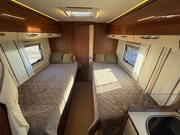 LMC Cruiser Comfort T712 Låga långbäddar - Automat - Separat dusch - Rymlig 17 of 24